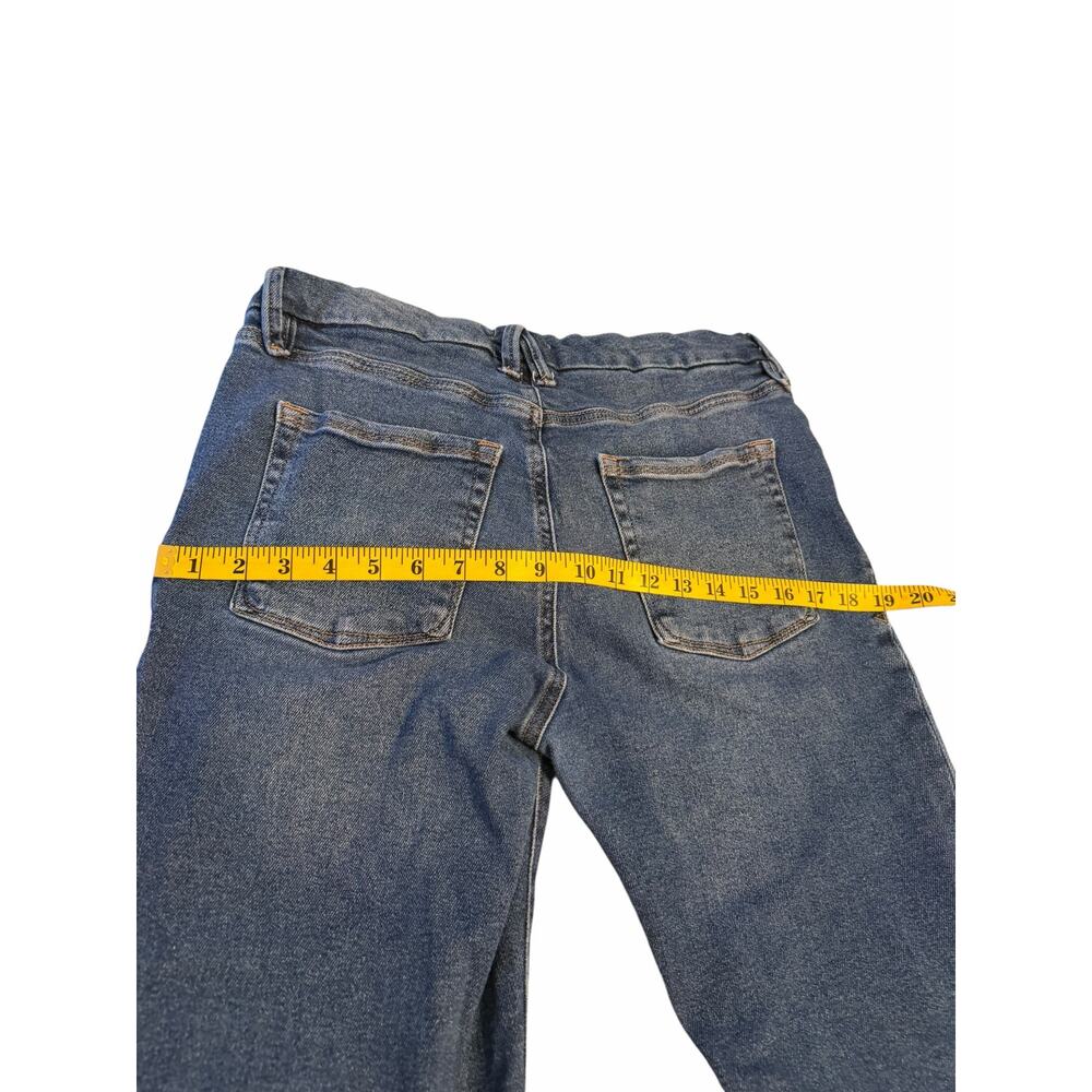 Good American Distressed Cropped Jeans - Picture 9 of 13
